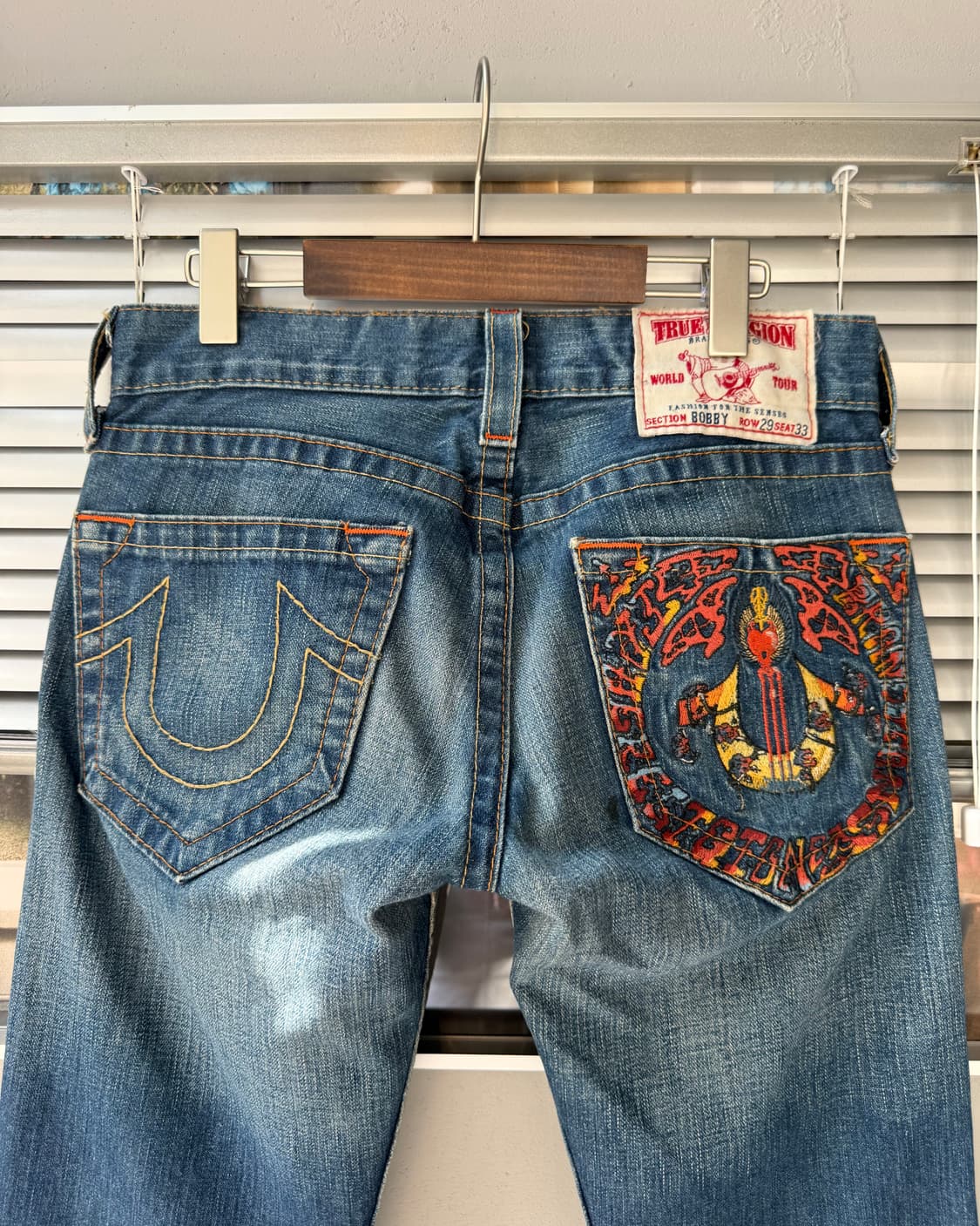 TRUE RELIGION bobby USA 자수 데님팬츠  상품이미지2