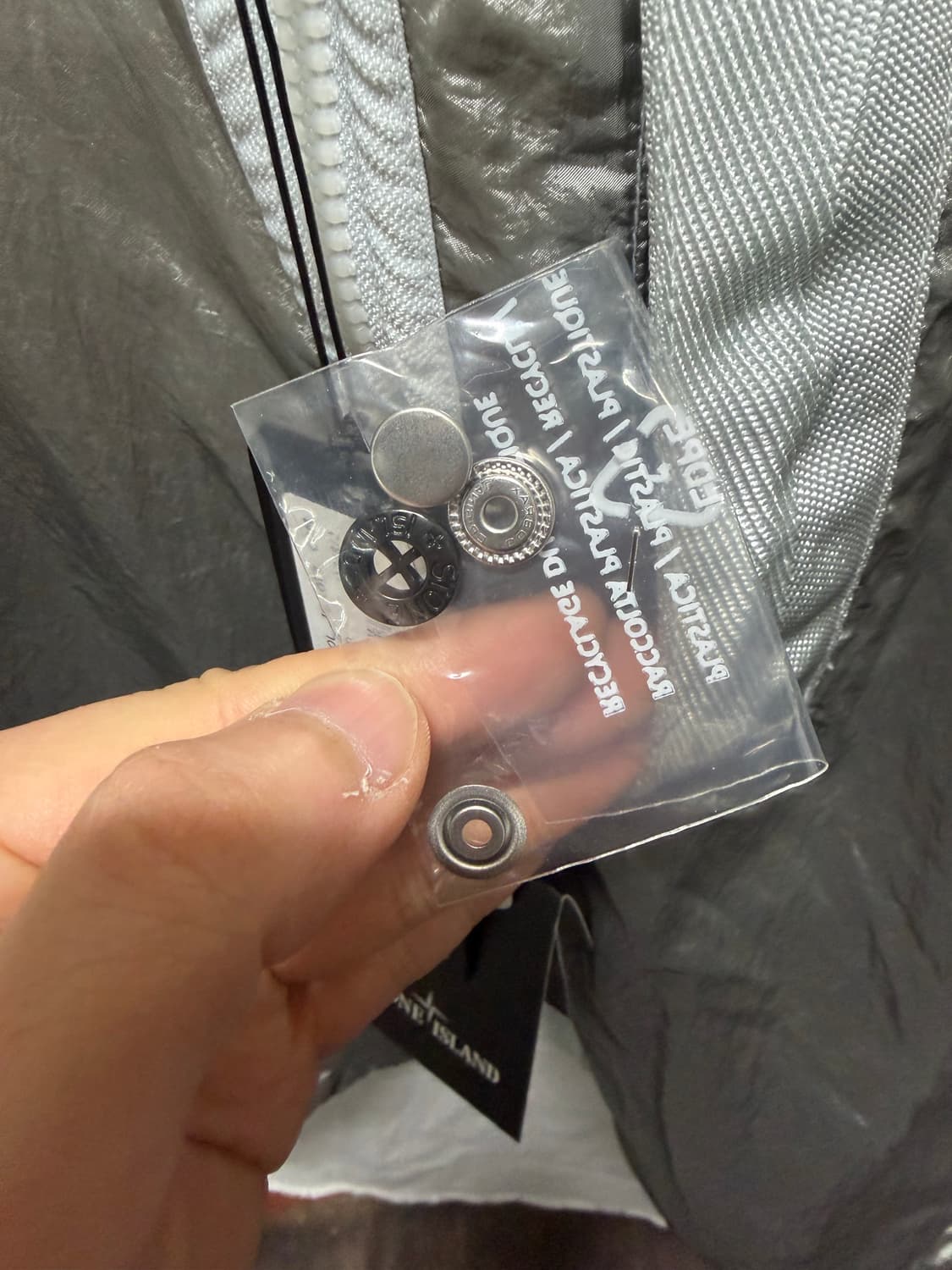 스톤 아일랜드 나일론 메탈 프리마로프트 자켓XL 상품이미지10