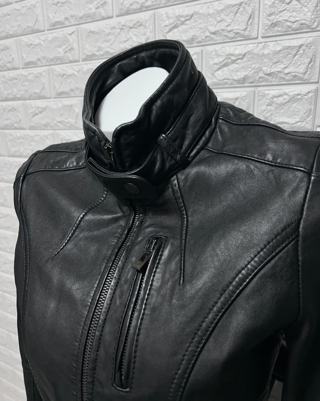 Espirit 램스킨 하이넥 버클 자켓 상품이미지3