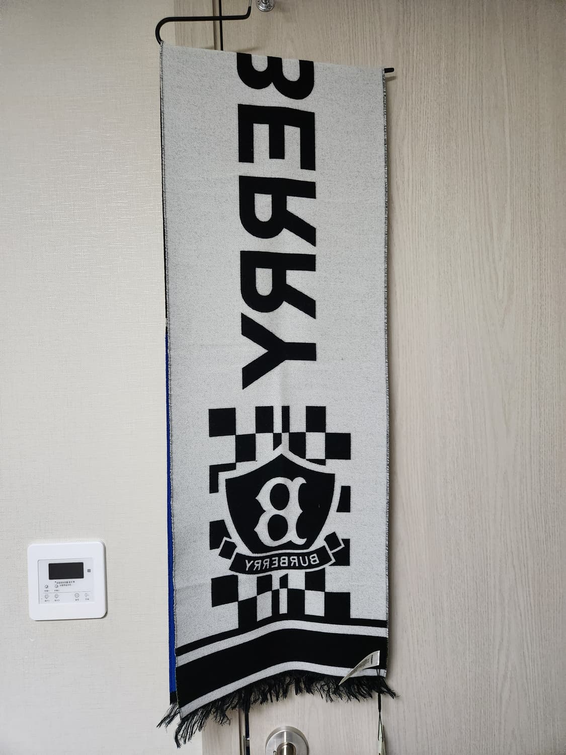 버버리 풋볼 머플러 새상품 유일매물 유니섹스 상품이미지4