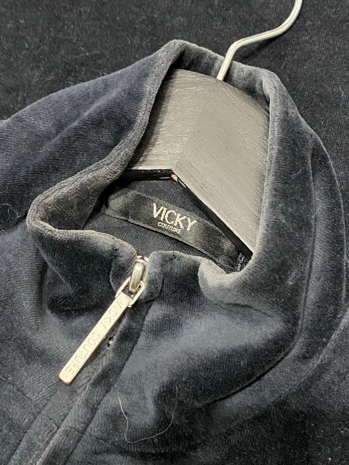 Vicky 벨벳 크롭 집업 상품이미지5