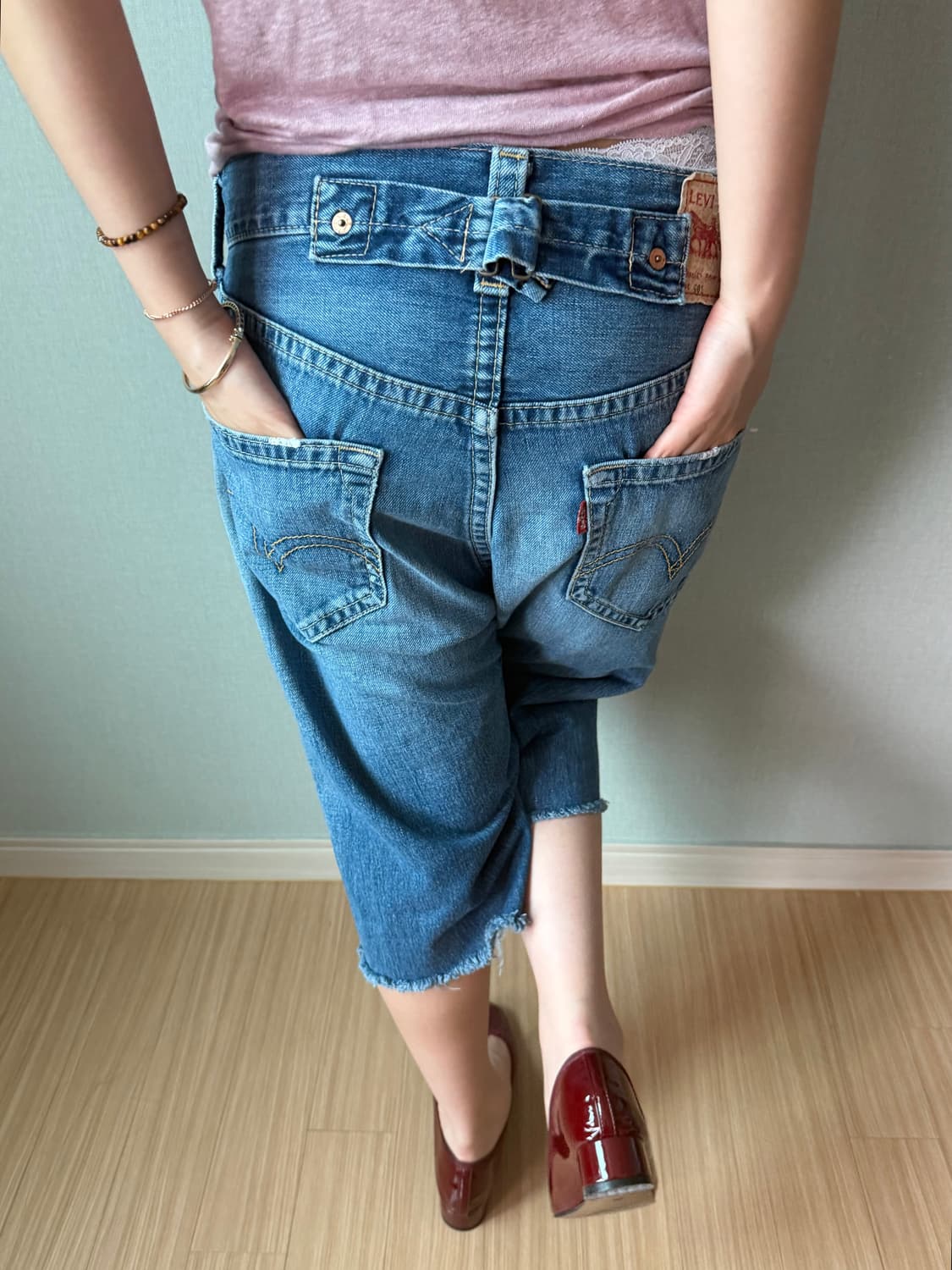 Vintage Levi’s Cinch Capri Shorts 상품이미지3