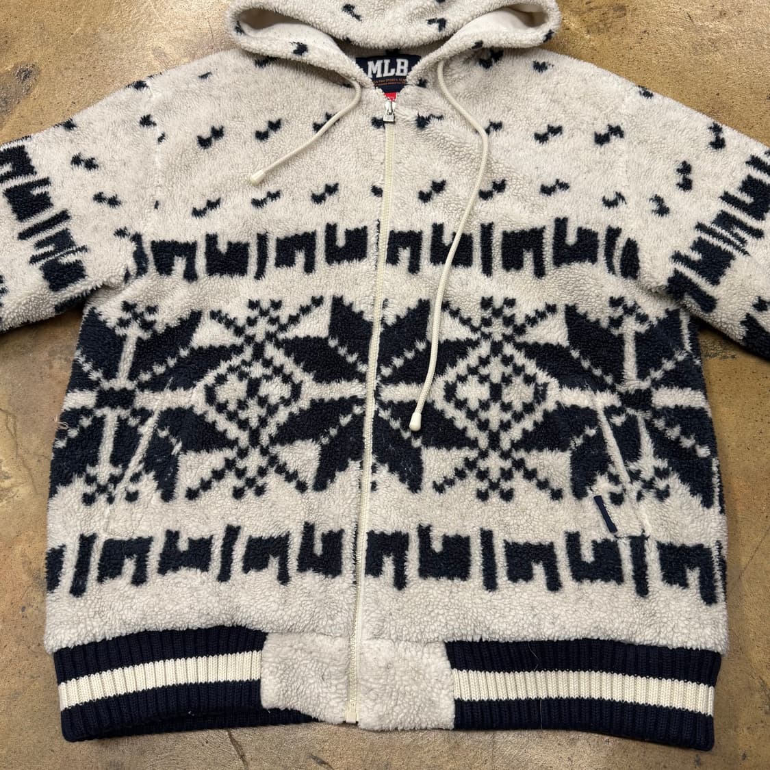 엠엘비 오레오 흰검 후리스 후드집업 상품이미지3