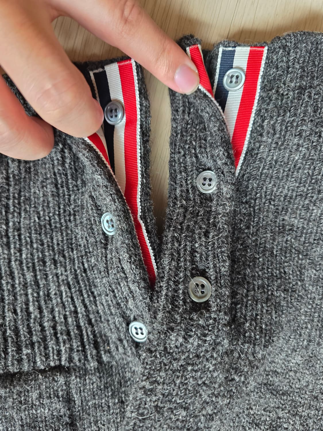 [3,새상품급]톰브라운 셰틀랜드 가디건 3버튼 상품이미지4