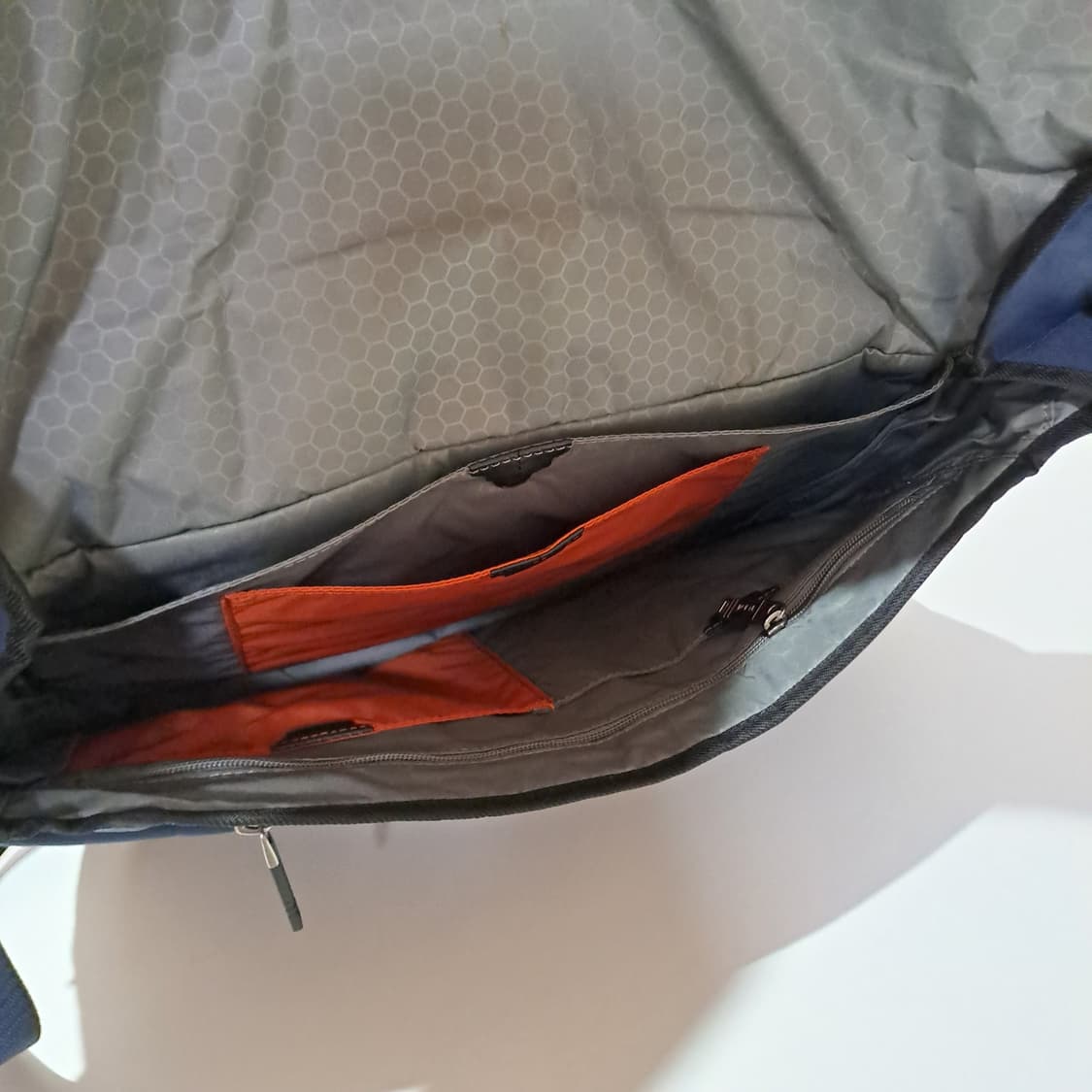 (택포) 투미 확장형 크로스백 B377 상품이미지9