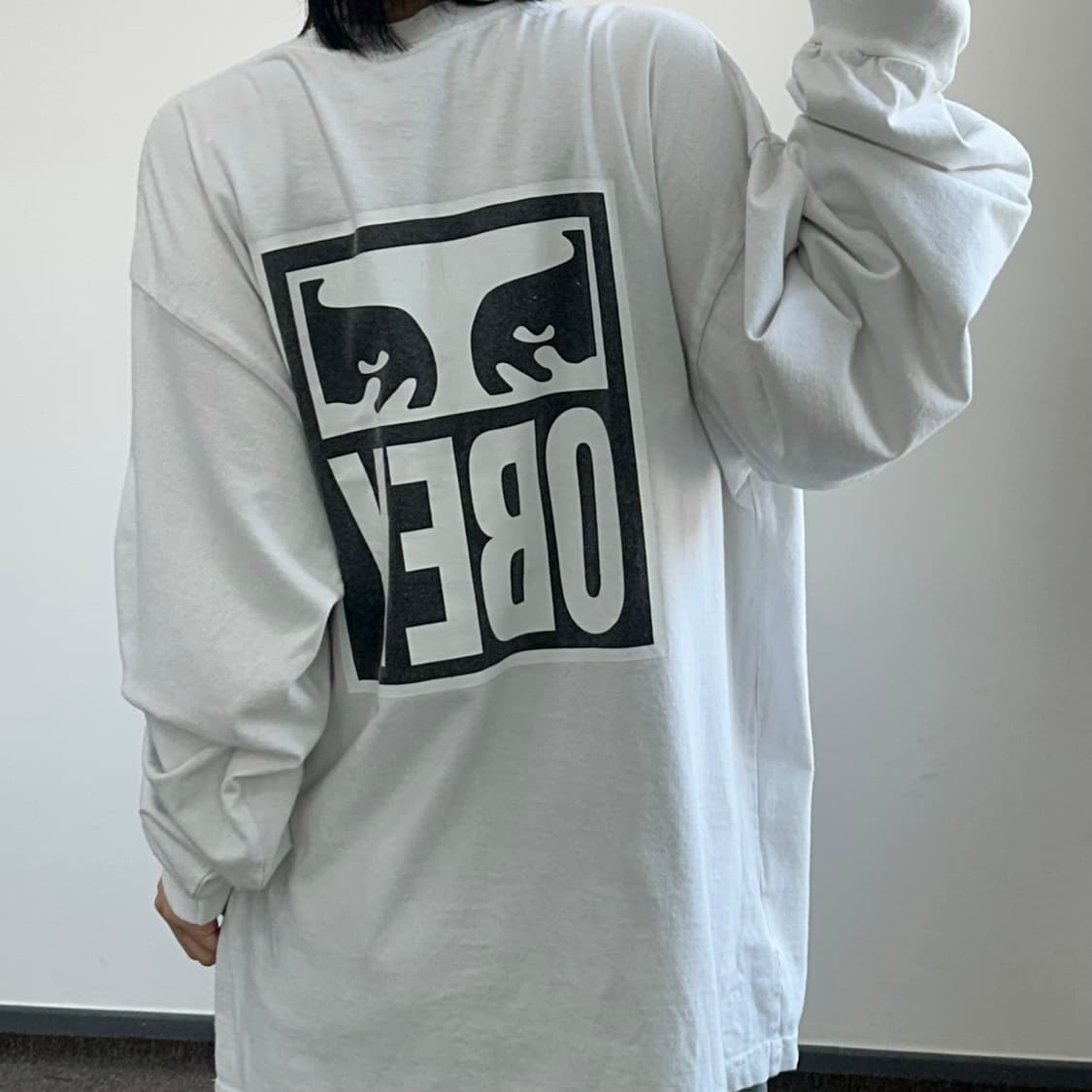 Obey 오베이 백 빅 로고 화이트 롱슬리브 상품이미지2