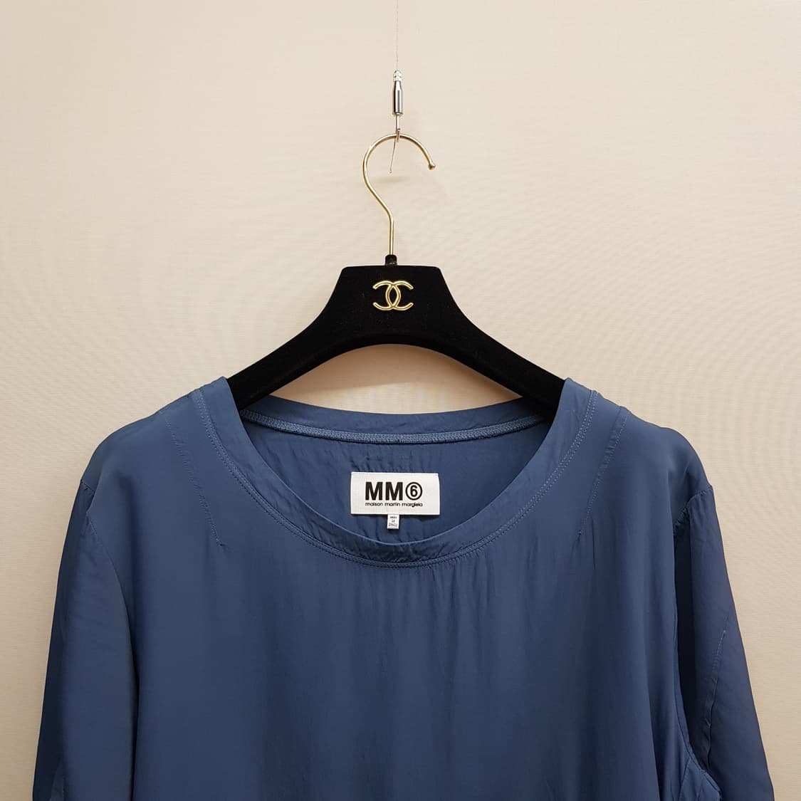 MM6 메종 마르지엘라 블루 라운드넥 실크 블라우스 IT 44사이즈 상품이미지2