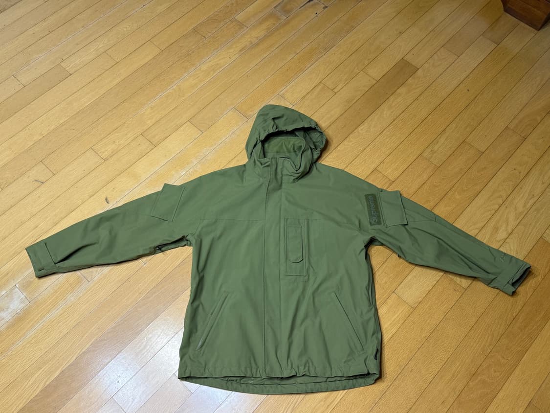 슈프림 고어텍스 자켓 판매 상품이미지1