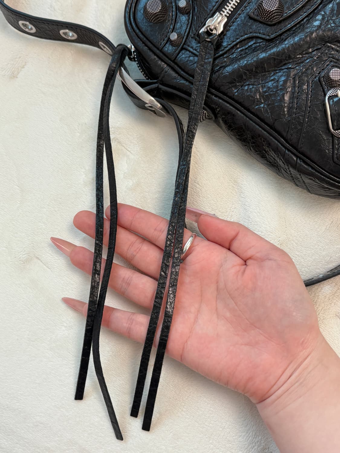 발렌시아가 르카골 크로스 바디백 남성 상품이미지3