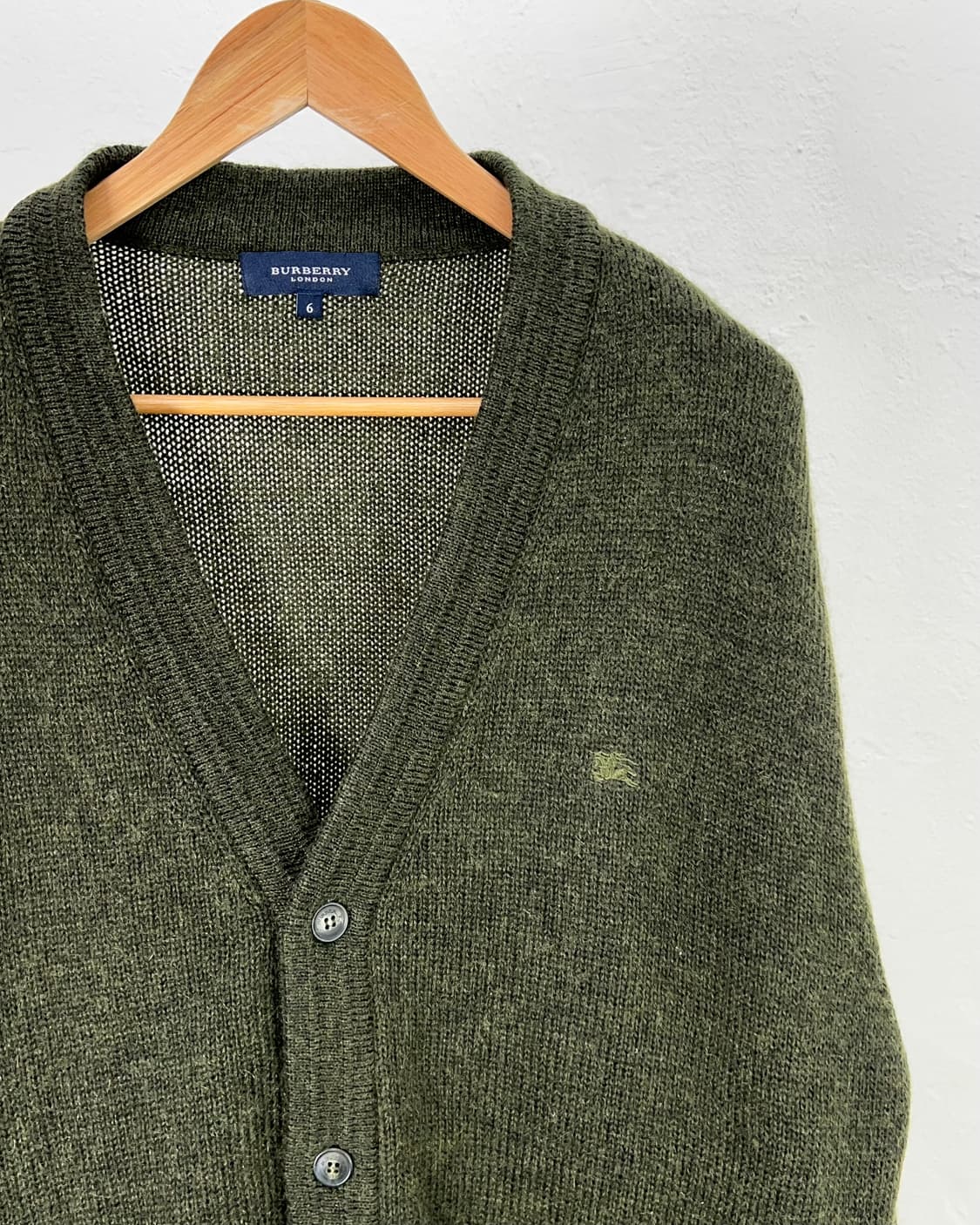 버버리 올리브 그린 램스 울 더블 포켓 브이넥 니트 가디건 상품이미지3