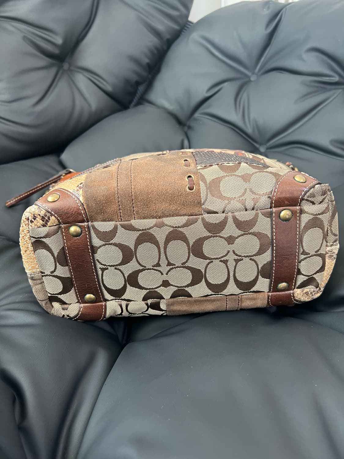 코치 칼리 멀티컬러 패치워크 숄더백 상품이미지5