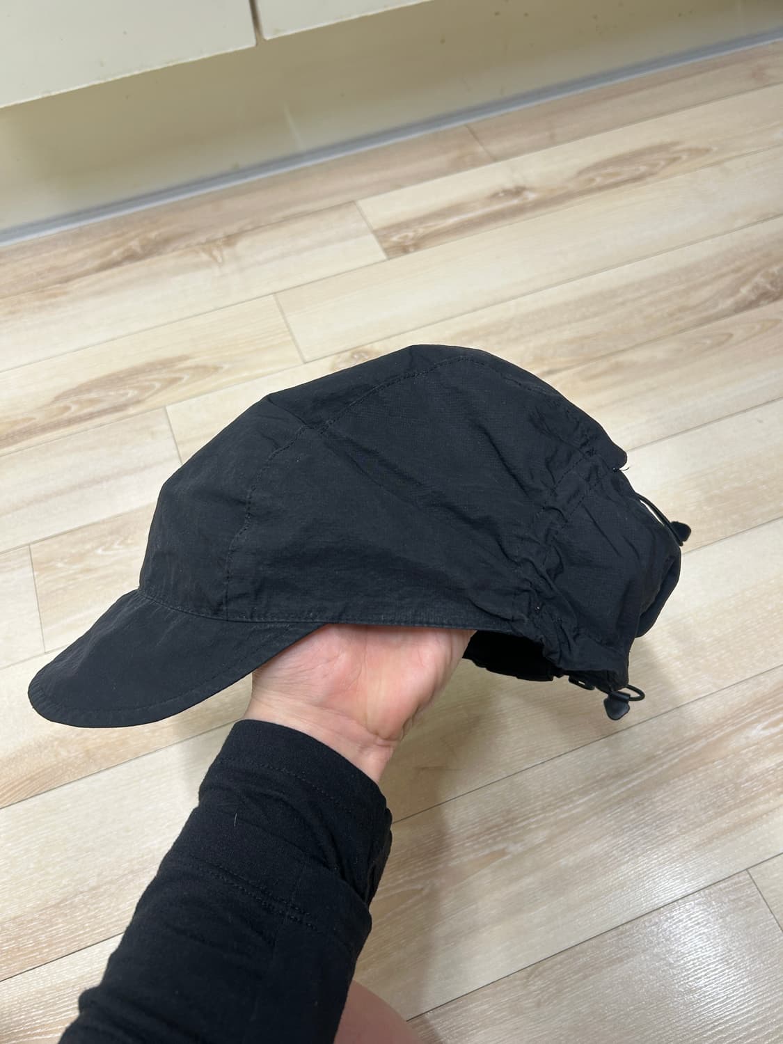 HYEIN SEO 혜인서 셔링캡 판매합니다. 상품이미지1