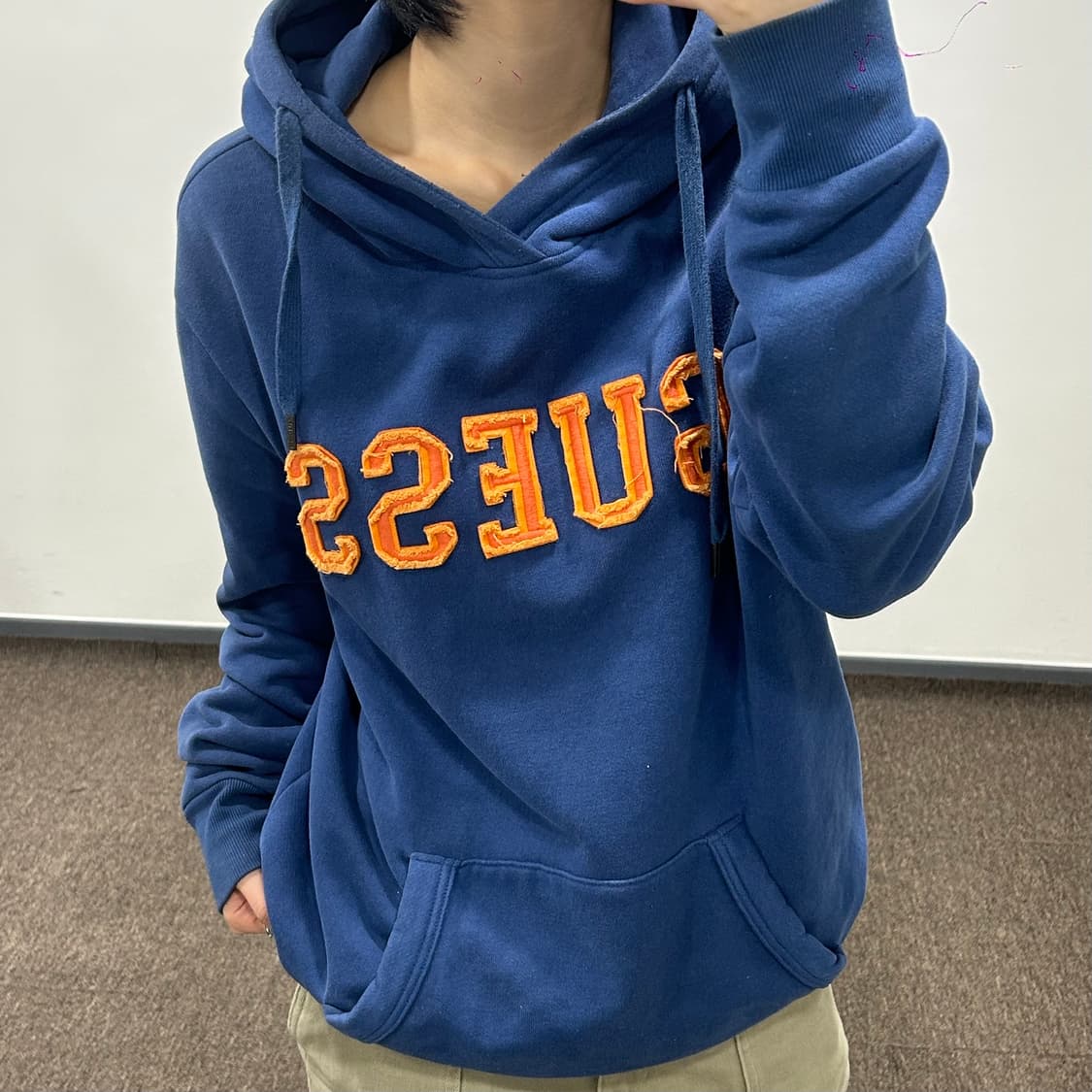 Guess 게스 오렌지 로고 네이비 후드  상품이미지1