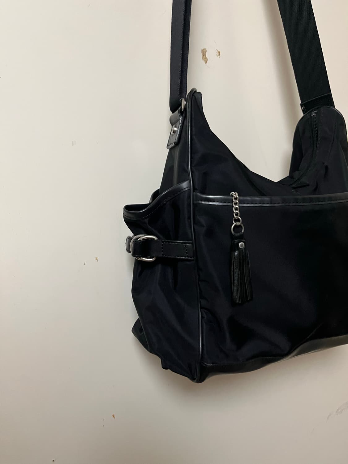 Agnes B nylon leather cross bag 상품이미지4
