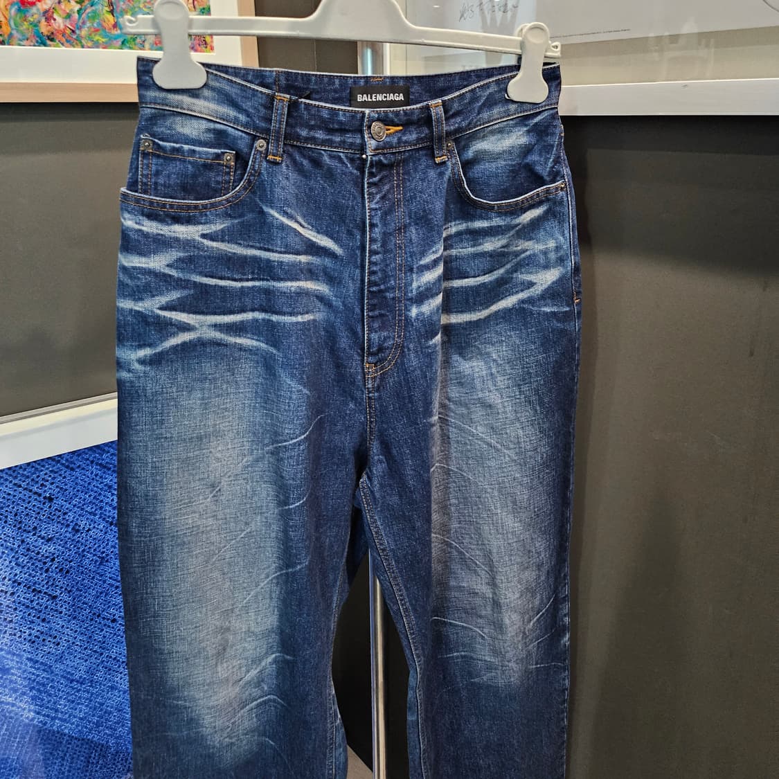 발렌시아가 캣워싱 오각 포켓 데님 팬츠 상품이미지2