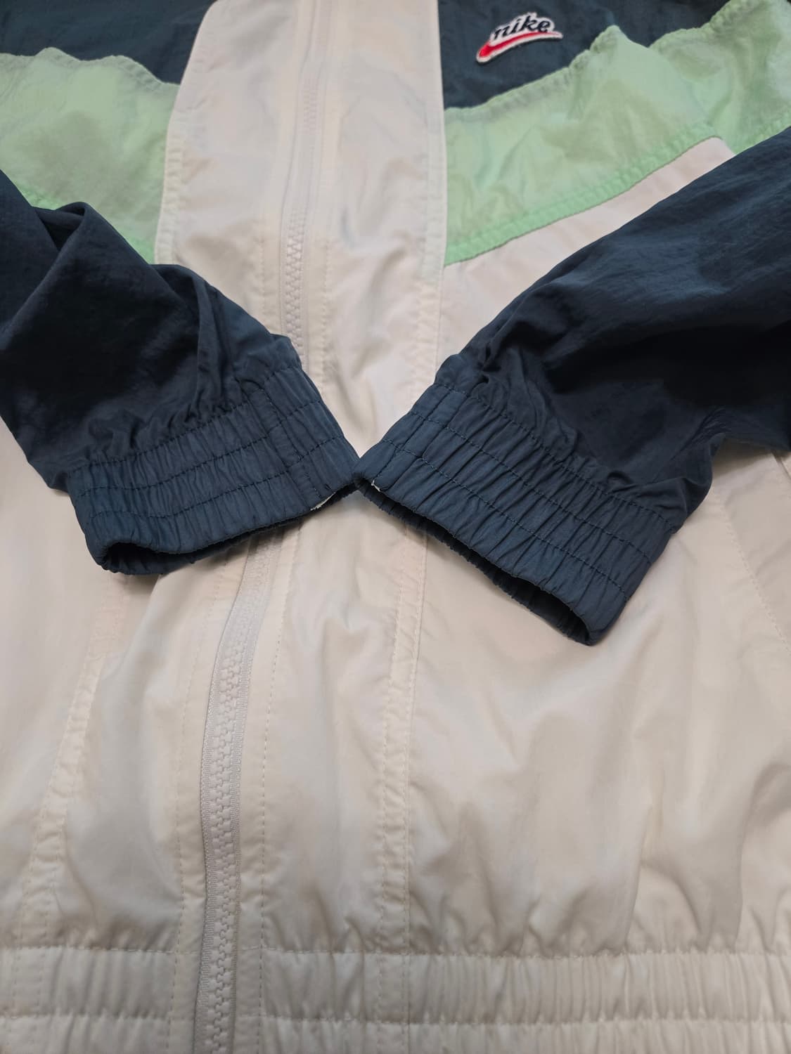 [S] 나이키 헤리티지 윈드러너 바람막이 자켓

 상품이미지4