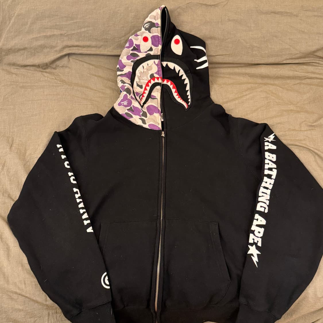 Bape Pullover Shark Hoodie NYC 상품이미지3