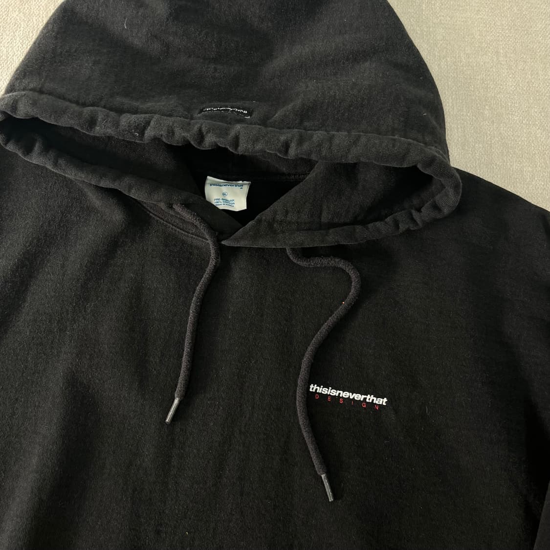 105 디스이즈네버댓 백로고 후드티 상품이미지3