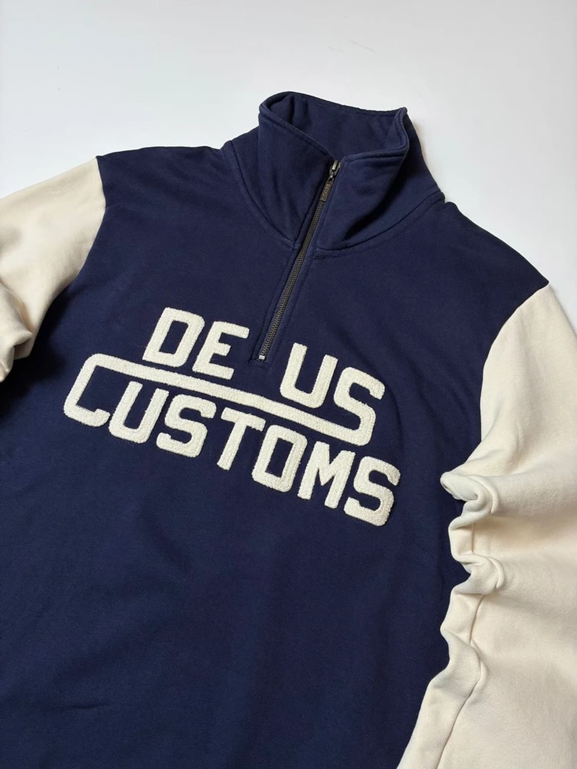 데우스 엑스 마키나 핸즈포드 하프 집 스웨터 PN8530 상품이미지2