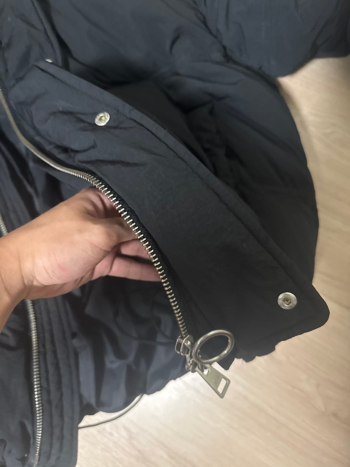 아미 하트 로고 패치 다운 블랙s 상품이미지4