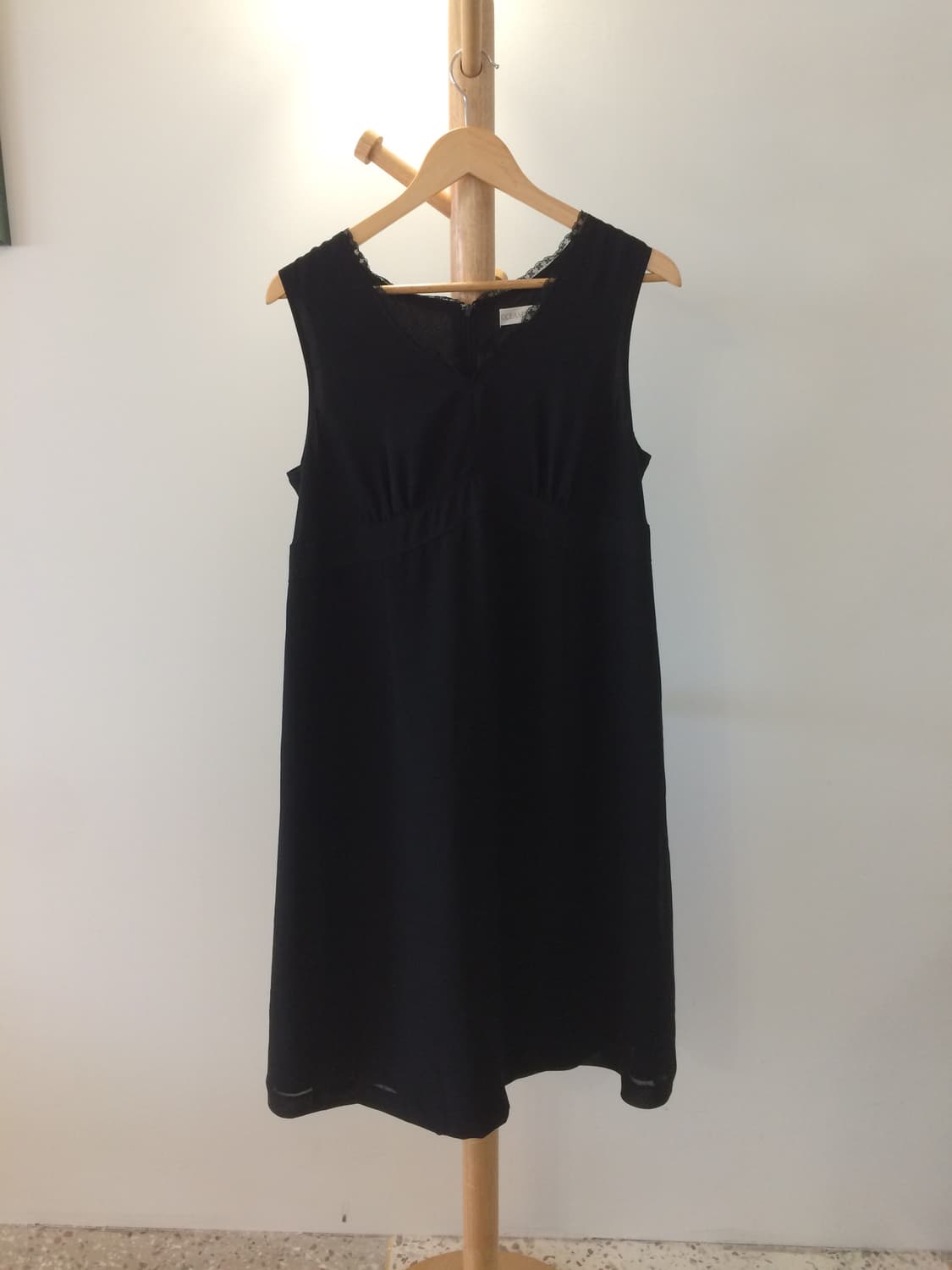 브이넥 블랙 원피스 상품이미지4