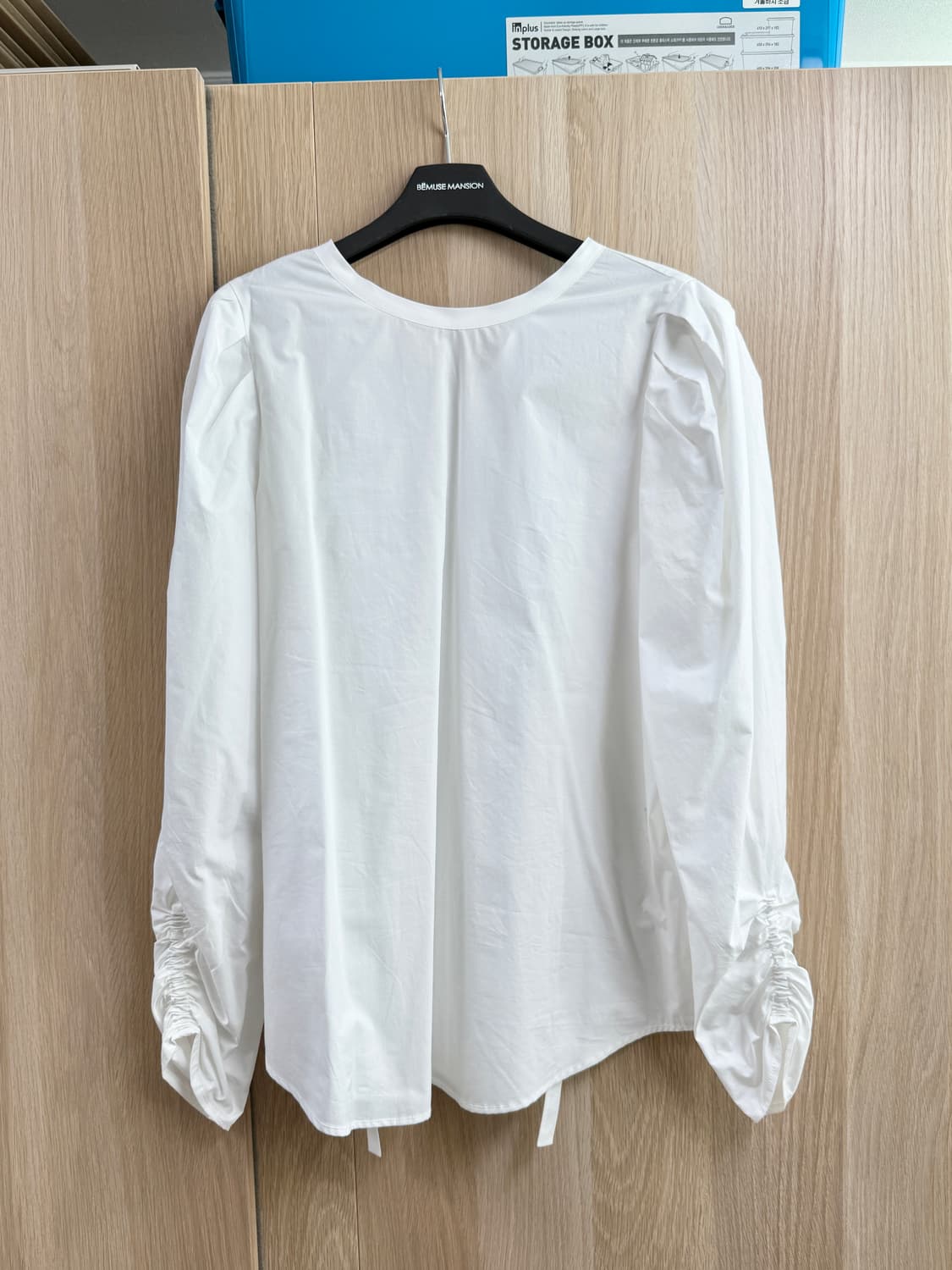 비뮤즈맨션 2way 볼륨 퍼프 블라우스 화이트 상품이미지4