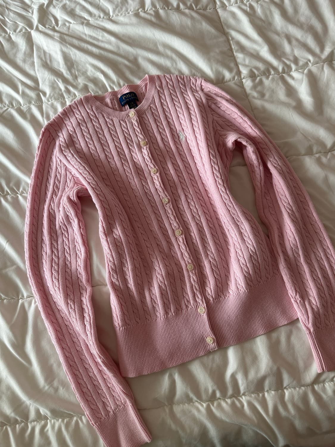 폴로 랄프로렌 미니 꽈배기 가디건 딸기우유색 상품이미지2