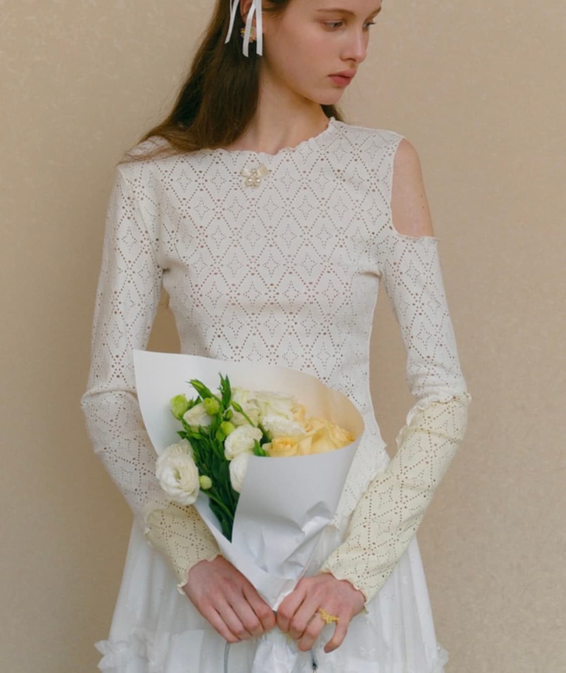 쎄무아듀 cest crochet shoulder cut out top 상품이미지2