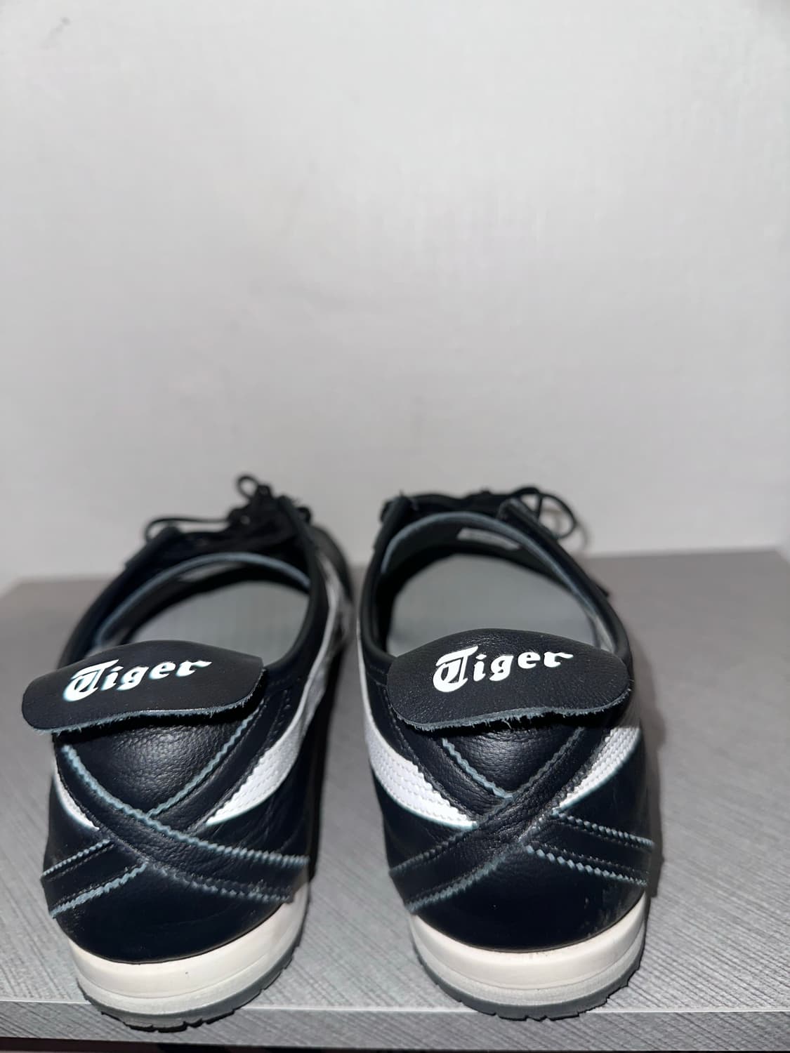 오니츠카 타이거 멕시코 66 SD 블랙 화이트 상품이미지4