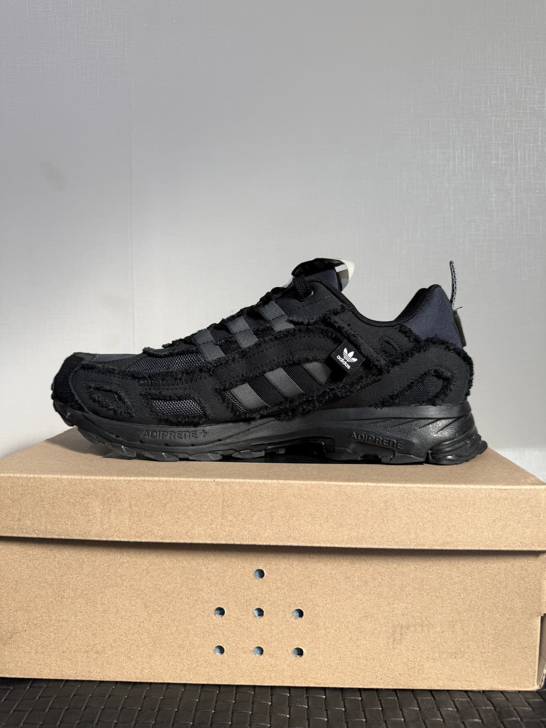 아디다스 X 송포더뮤트 쉐도우터프 블랙 상품이미지4