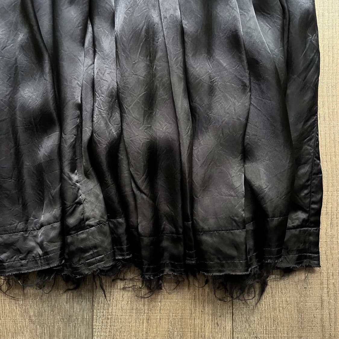 Distressed Shirring Cupra Skirt 상품이미지3