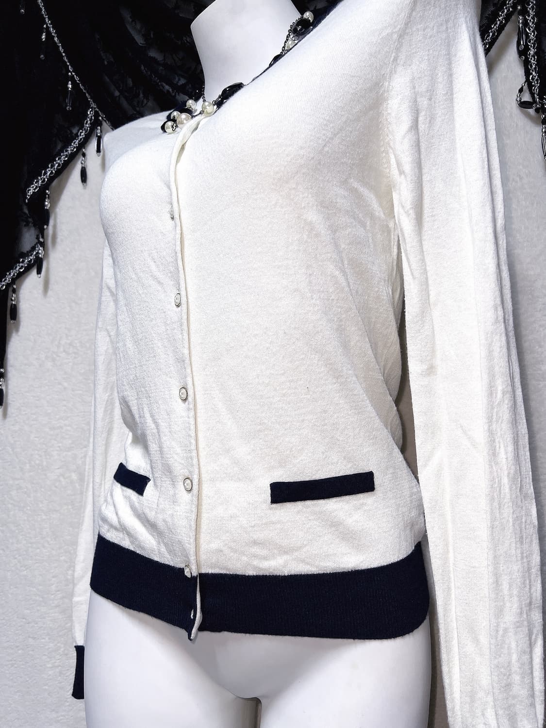 로맨틱갸루 로걀탑 베이직 진주 배색 니트가디건 러블리 페미닌 상품이미지3