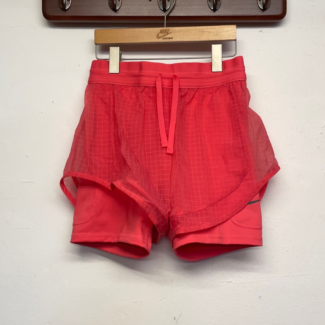 나이키 (우먼) 러닝 디비전 2 in 1 핑크 반바지   상품이미지1