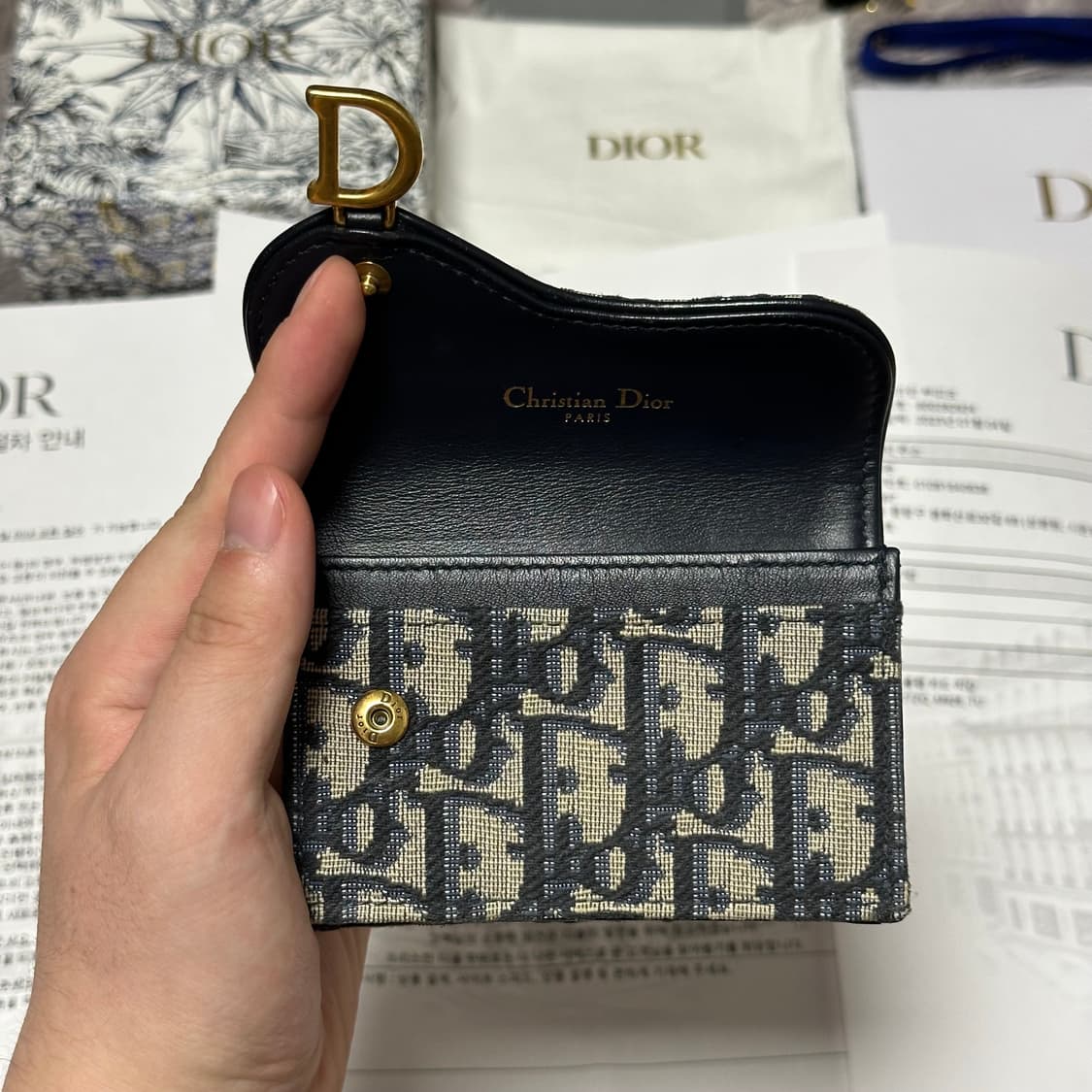 [풀구성] 디올 오블리크 새들 플랩 카드지갑 베이지 상품이미지4