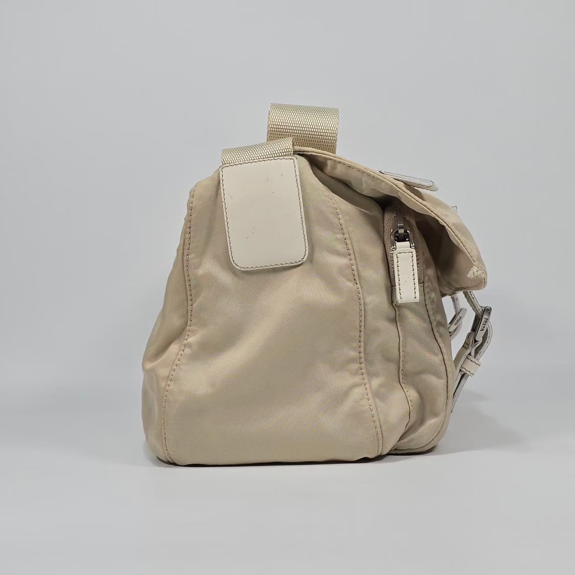 프라다 나일론 메신져 크로스백 상품이미지5