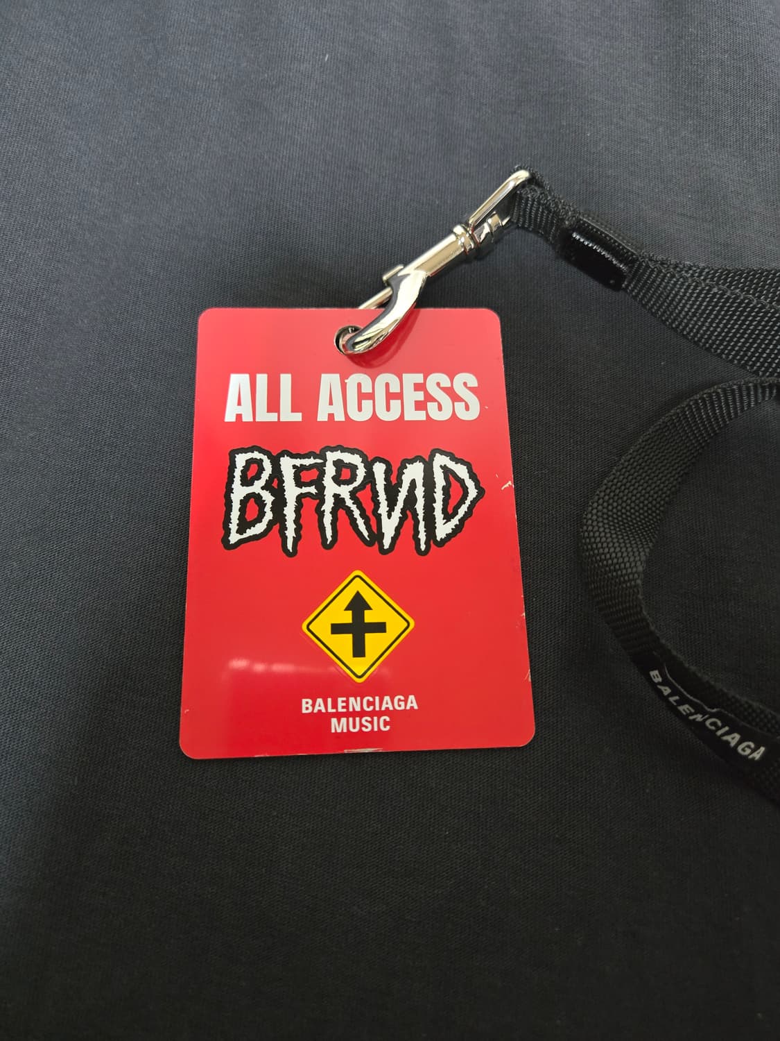 발렌시아가 비프렌드 반팔 티 + 키링 목걸이 리미티드 상품이미지9