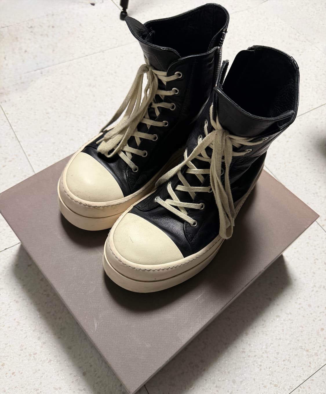 릭오웬스 메가범퍼 라몬즈 레더 43 상품이미지1