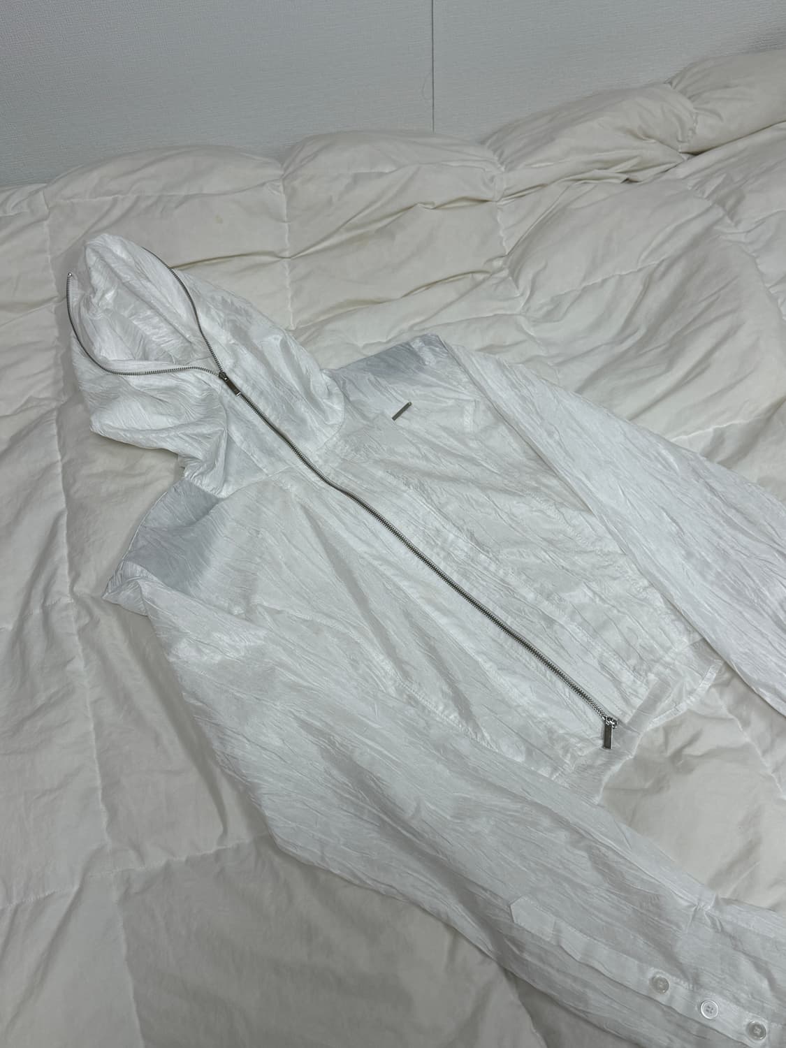 Silky Wrinkled Hood Shirt [ White ] 상품이미지3