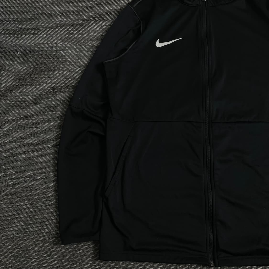 나이키 드라이핏 스우시로고 트레이닝 자켓 블랙 o 3828 상품이미지3