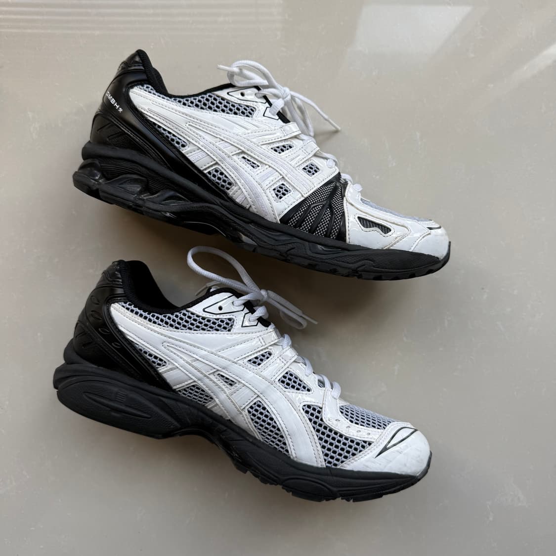 [282.5] 아식스Xgmbh 젤카야노 레거시 화이트 블랙 상품이미지4