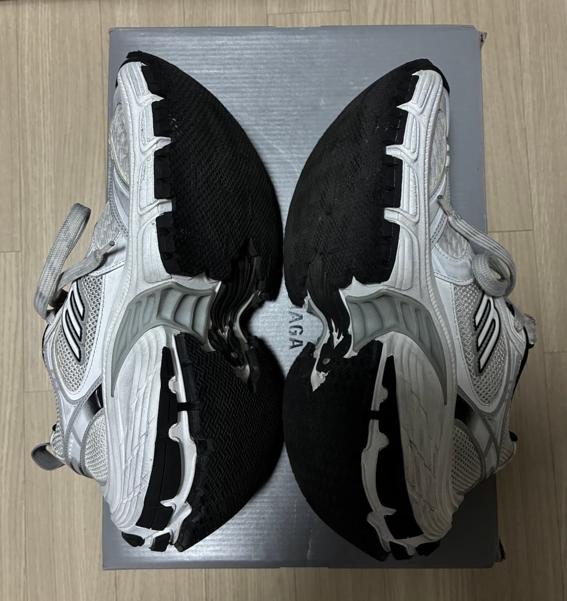 발렌시아가 10xl 화이트 (40) 상품이미지5