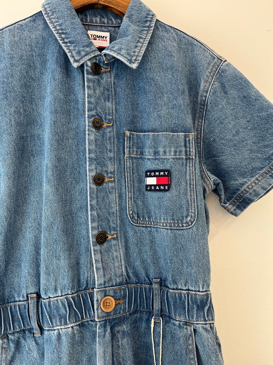 [XS] 타미 진스(Tommy Jeans) 로고 패치 데님 점프수트 상품이미지3