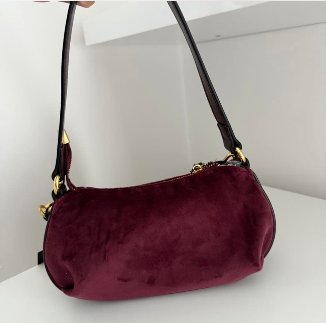 쥬시꾸뀌르 버건디 벨벳 숄더백 상품이미지3