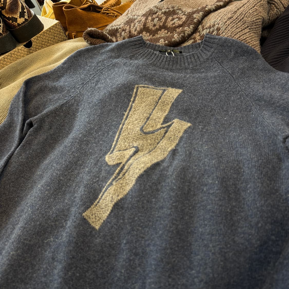 DKNY JEANS  라이트닝 심볼 니트 스웨터 상품이미지2