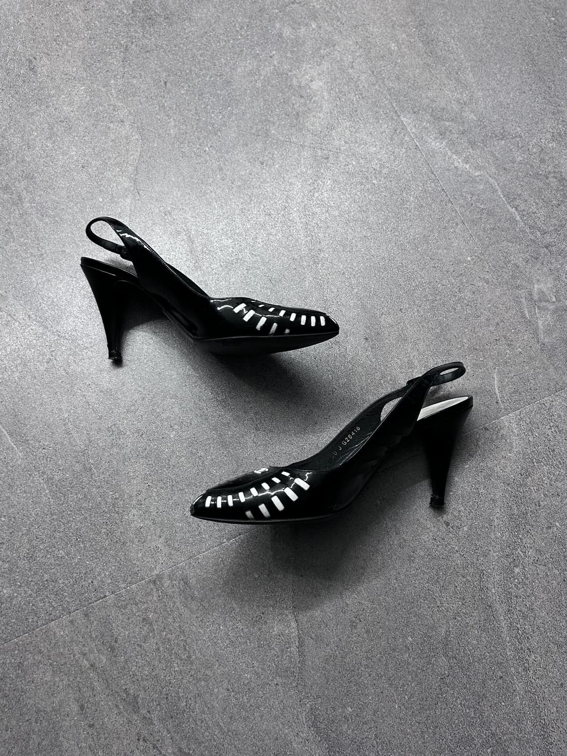 샤넬 에나멜 슬링백 힐 상품이미지5