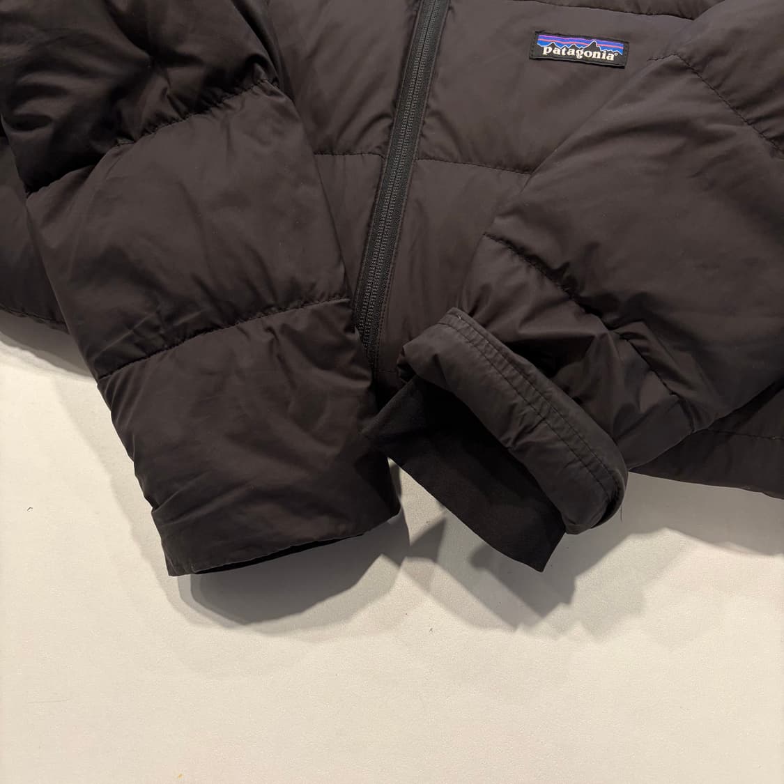[M] 파타고니아 사일런트 패딩 블랙 D377 상품이미지6