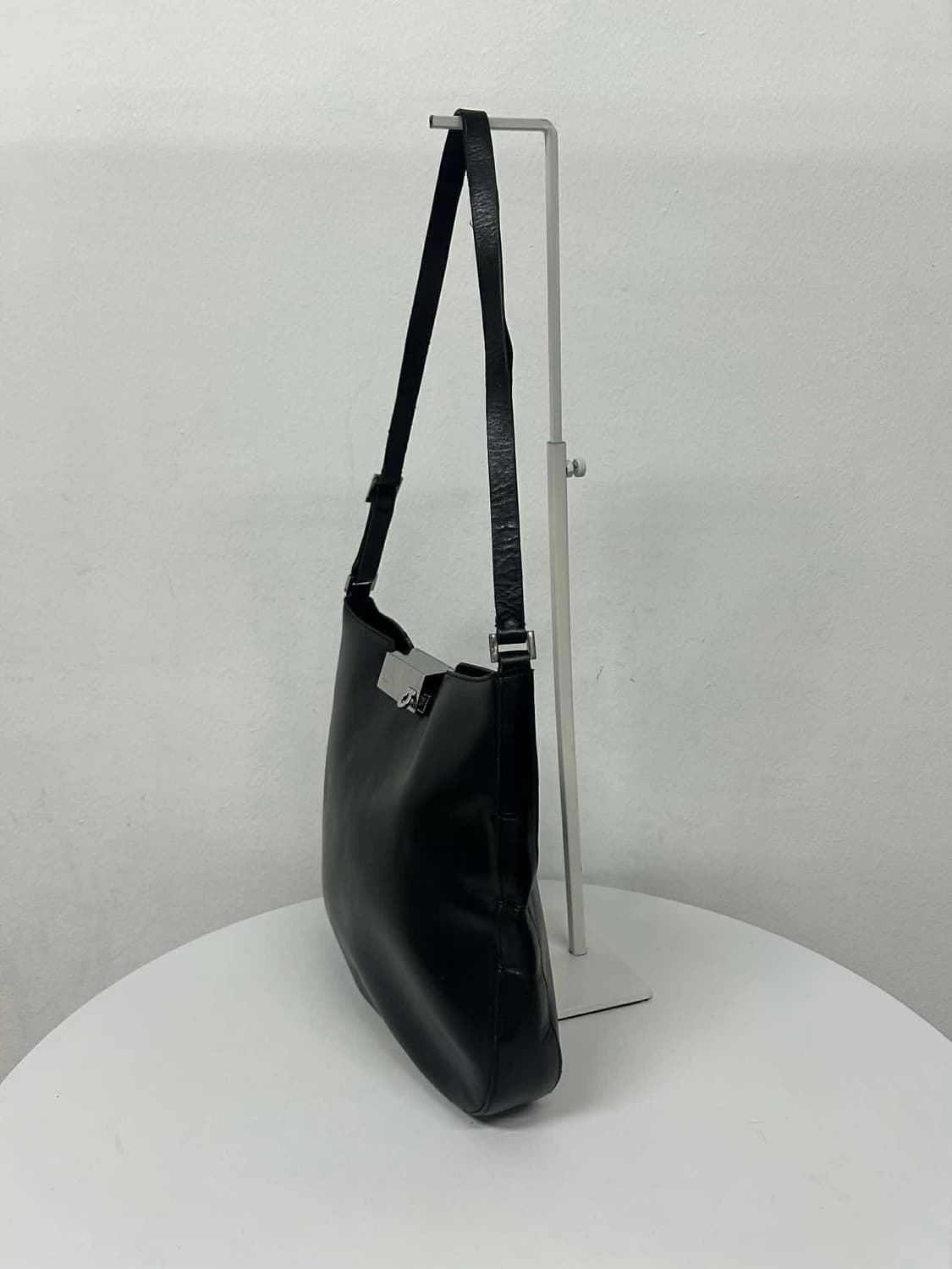 살바토레 페라가모 간치니 빈티지 레더 호보 숄더백 토트백 상품이미지3