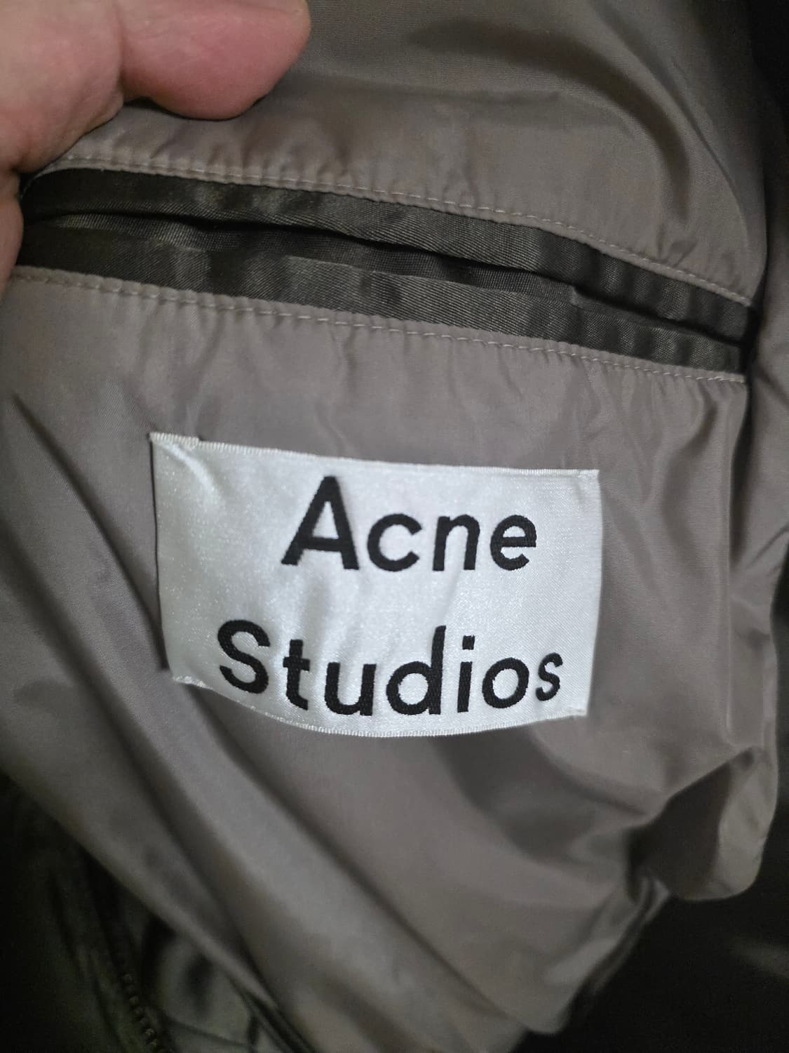 아크네 셀로 봄버 50 상품이미지5