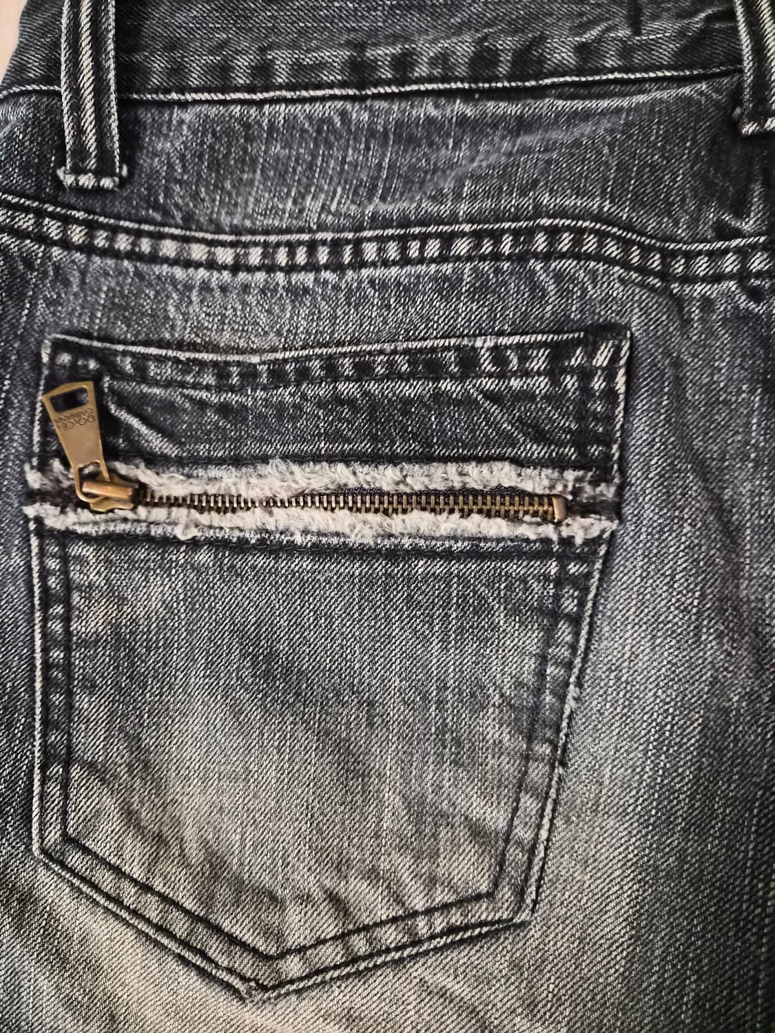 돌체앤가바나 플레이트 디테일 다크워싱 데님 팬츠 상품이미지6