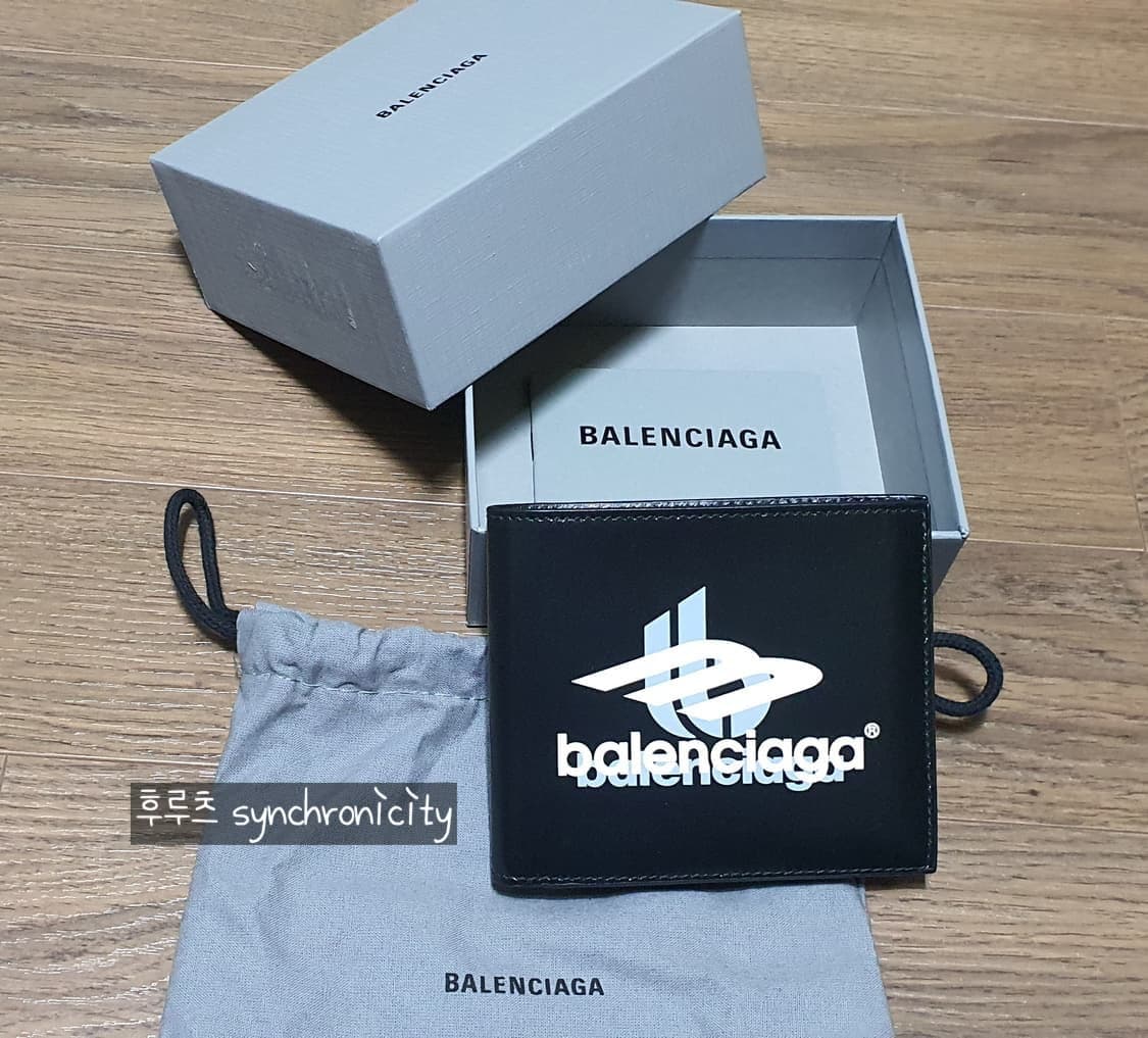 발렌시아가 레이어드 로고 반지갑 상품이미지1